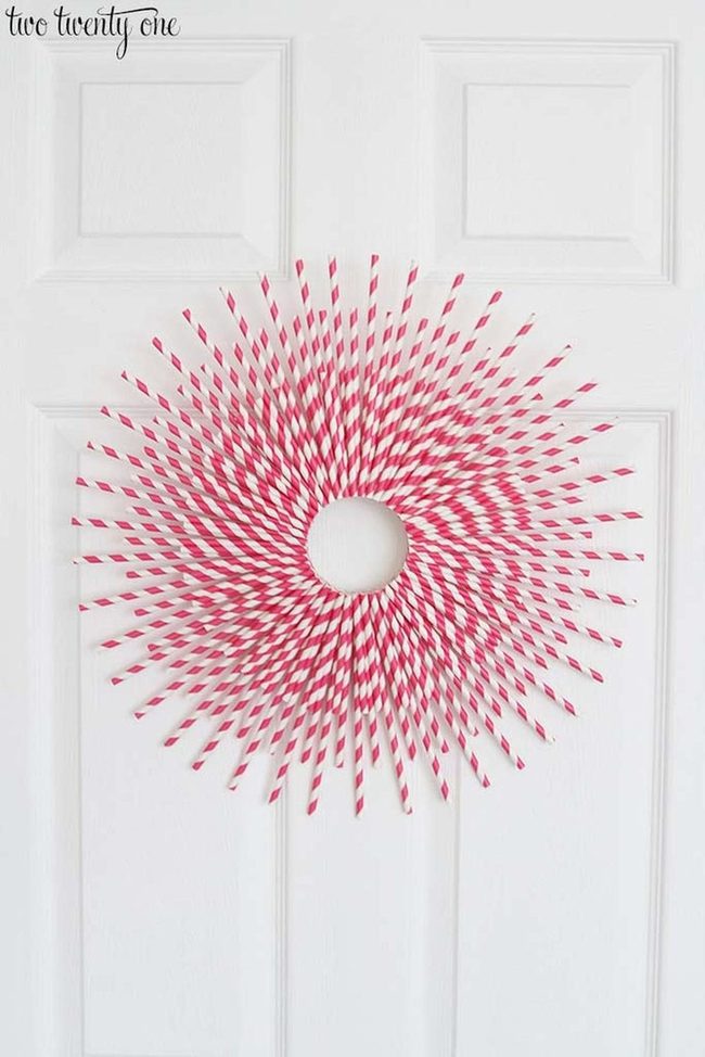 Paper Straw Valentine Wreath