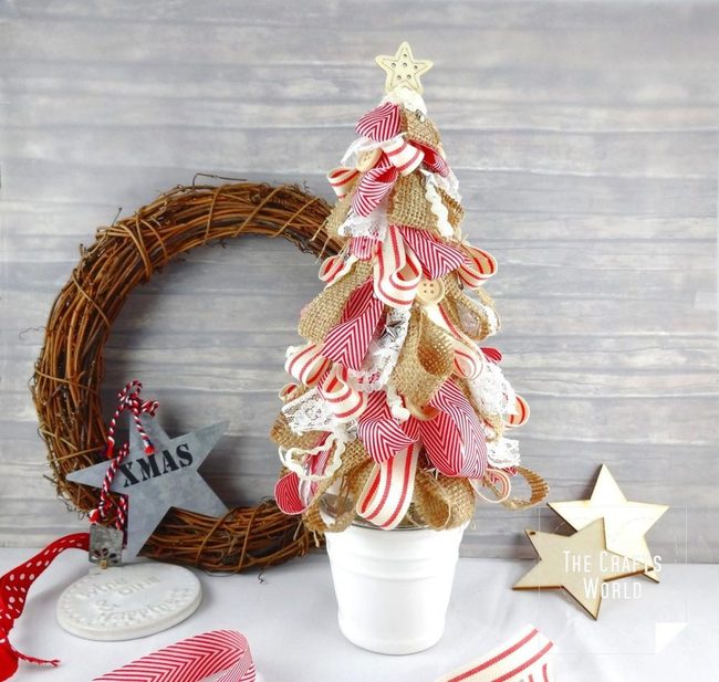 Wooden Stars Red Burlap Tree