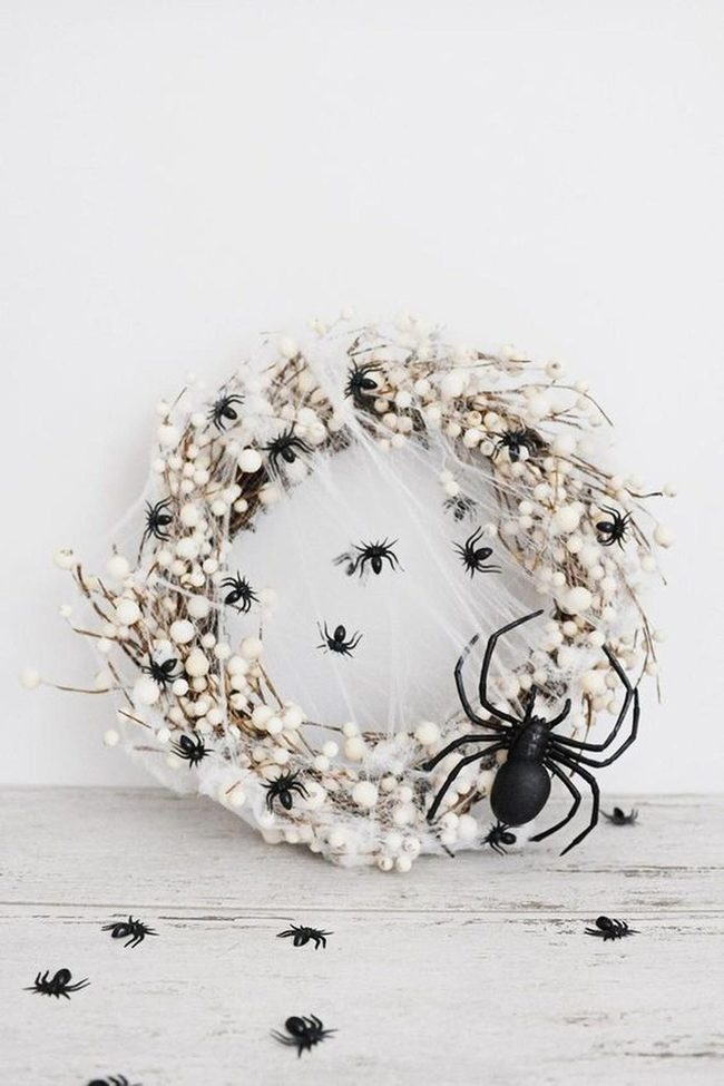 Giant Spider Web Wreath