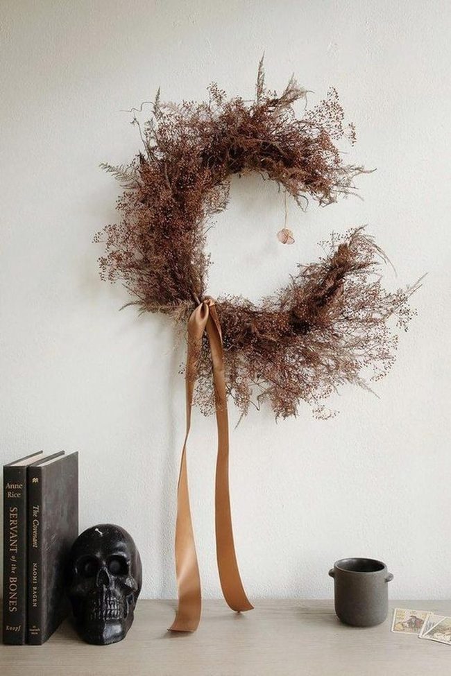 Dried Wreath Meets Glossy Skull
