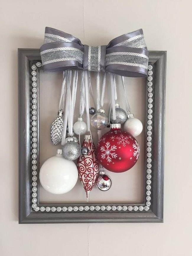 Red Baubles Silver Sparkle Display