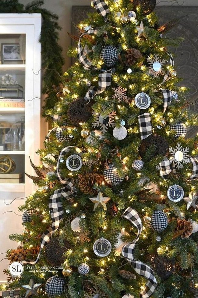Checkered Black White Christmas Elegance