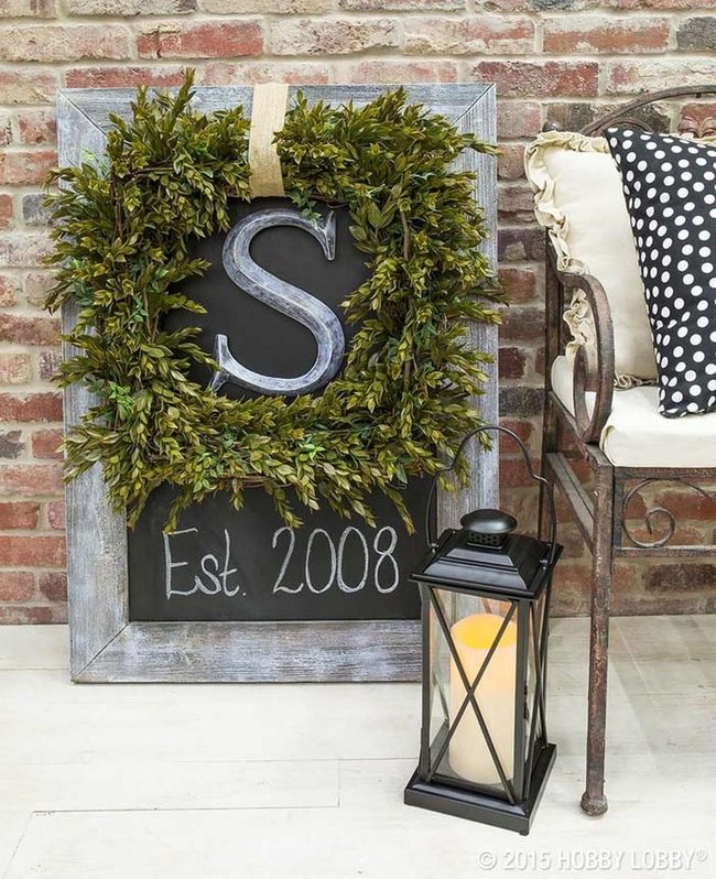 Fresh Boxwood Wreath Statement