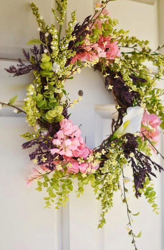 Wild Eucalyptus Grapevine Wall Wreath
