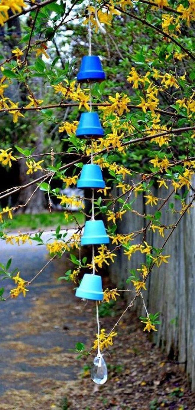 Glossy Pots Swaying Softly