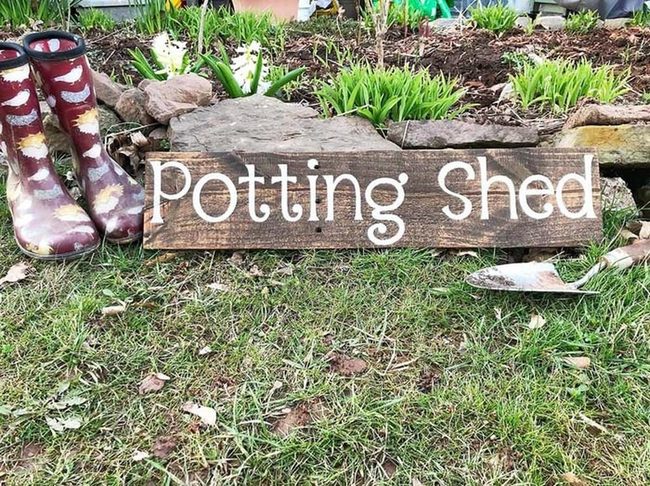 Wooden Pallet Garden Sign