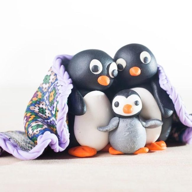 Clay Penguin Trio Orange Details