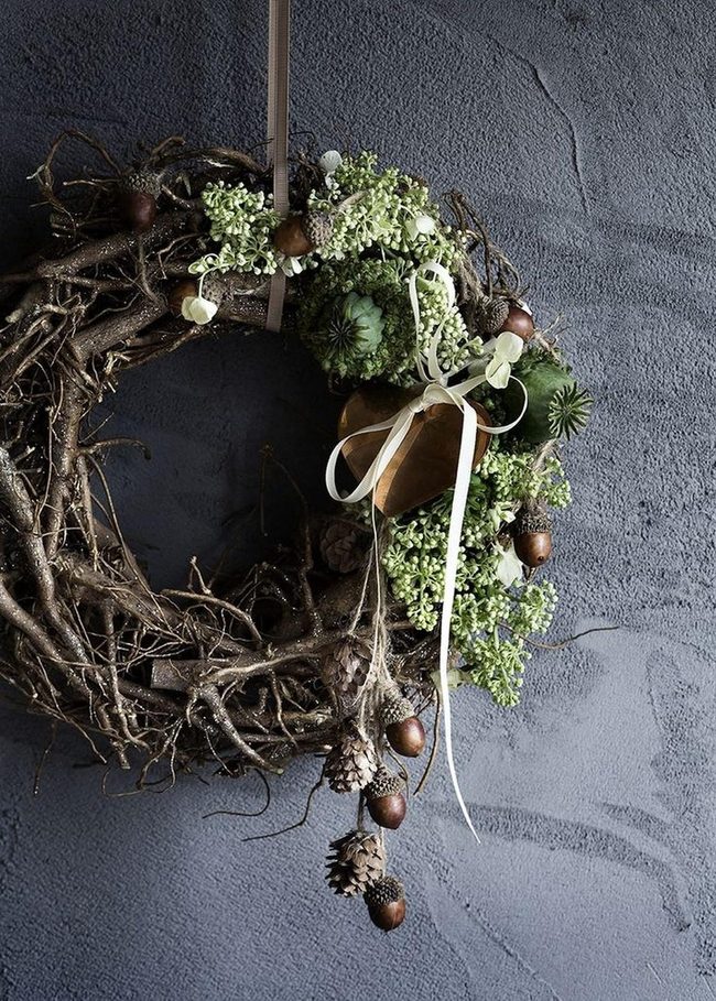 Twisted Wood Wreath With Forest Accents