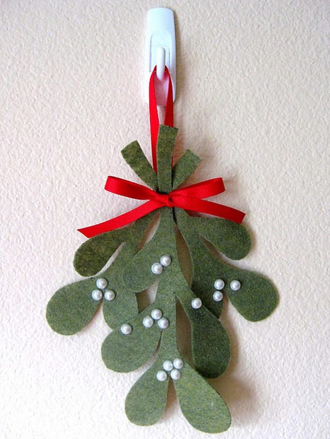 Green Felt Wreath Red Ribbon White Beads