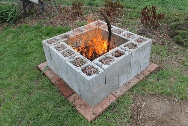 Gray Blocks, Glowing Centerpiece