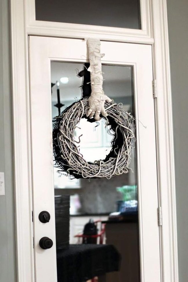 Black And White Twisted Branch Wreath