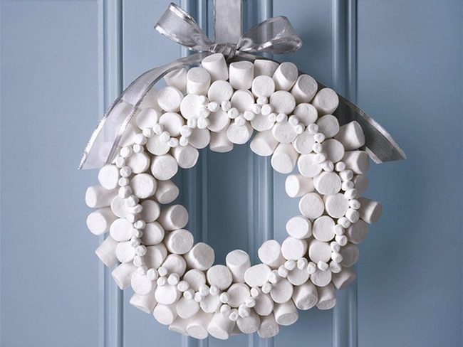 White Marshmallow Wreath Sparkles