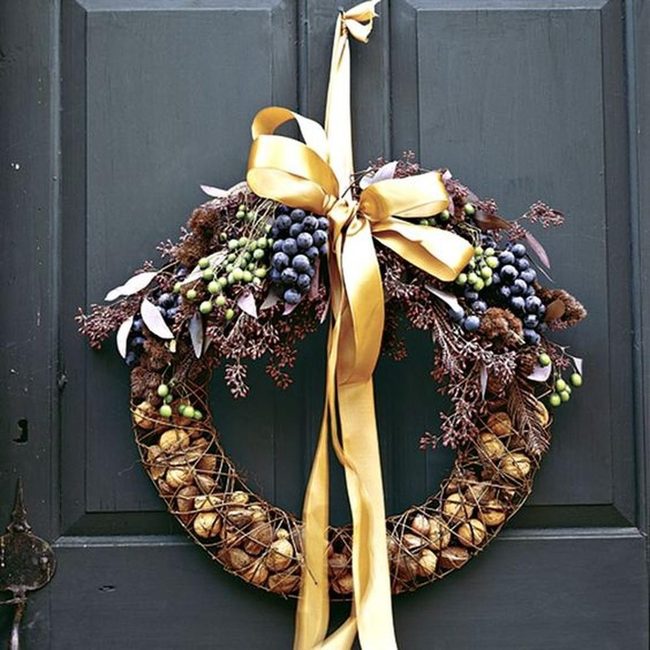 Natural Nuts And Berry Wreath