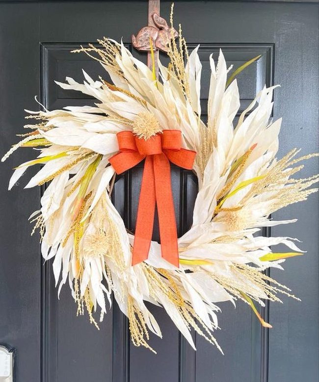 Pale Dried Leaves Orange Bow