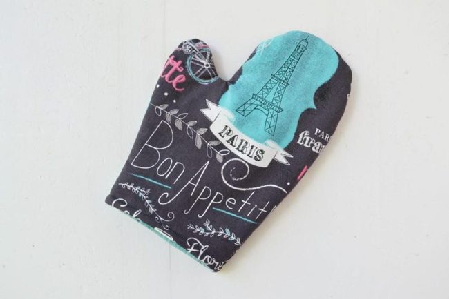Turquoise Eiffel Tower Kitchen Gloves