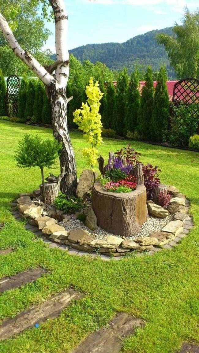 Weathered Stump Garden Anchor