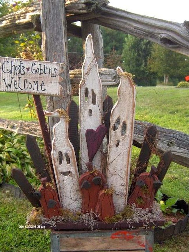 Oversized Wooden Halloween Welcome Sign