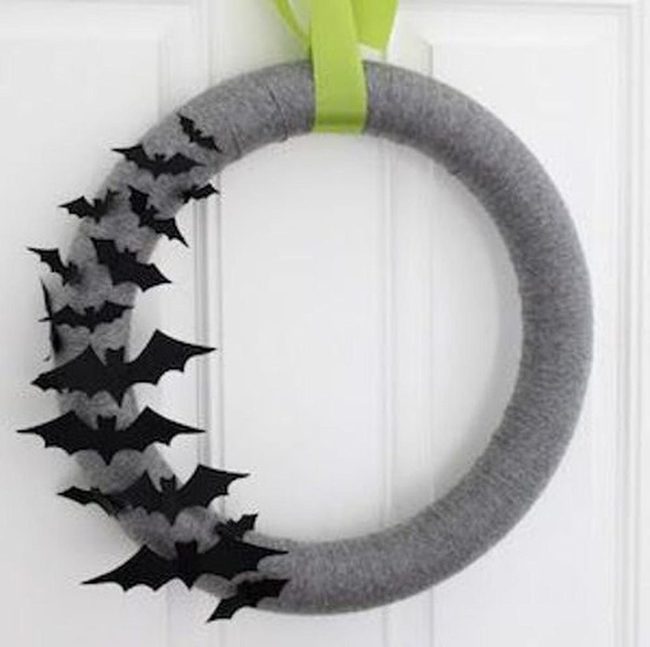 Gray Fabric Bats Halloween Wreath