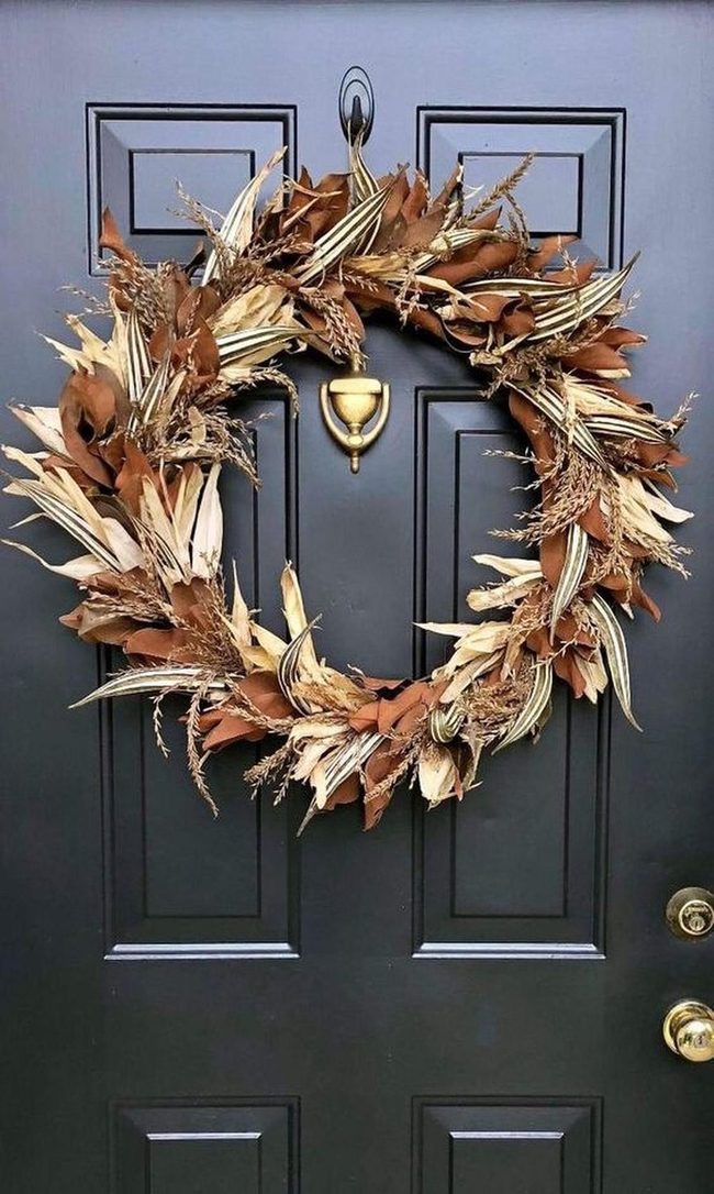 Black Door Dried Leaf Wreath