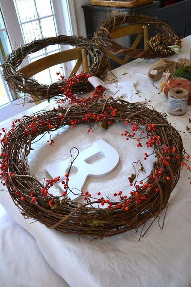 Red Berries Natural Wreaths