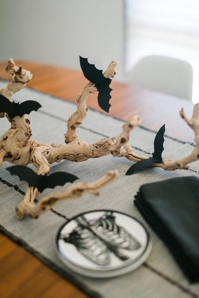 Twisted Branches Black Bats Gray