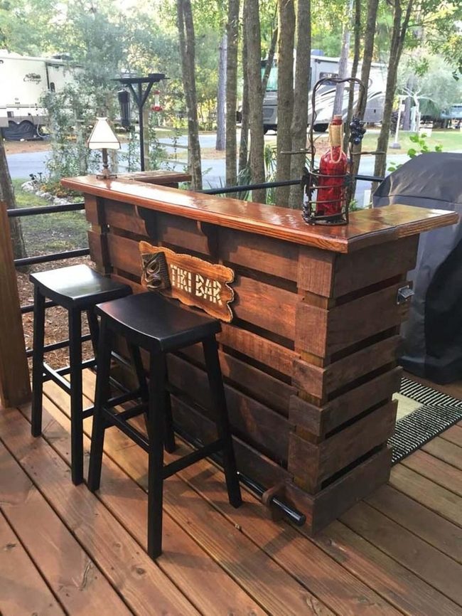 Wooden Pallet Tropical Bar