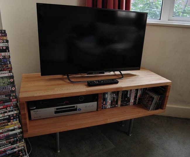 Metal Legs Modern Tv Stand