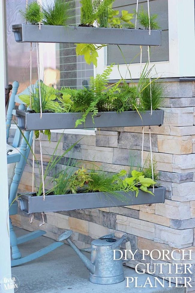 Cascading Green Metal Tiers