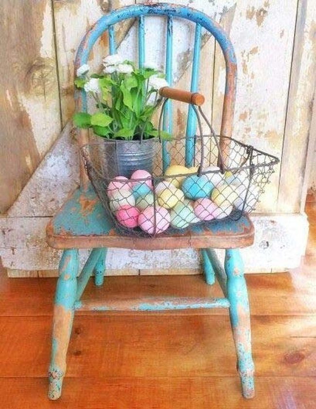 Vintage Chair Easter Egg Welcome
