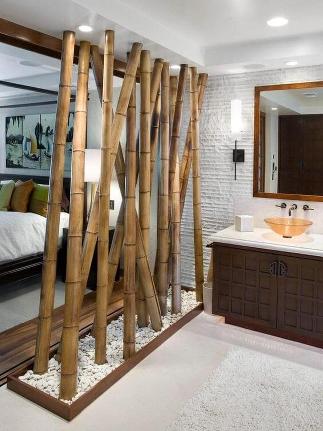 Bamboo Screen With White Pebbles
