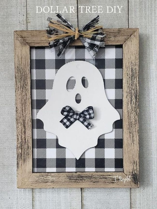 Wooden Frame Ghost Checkered Bow