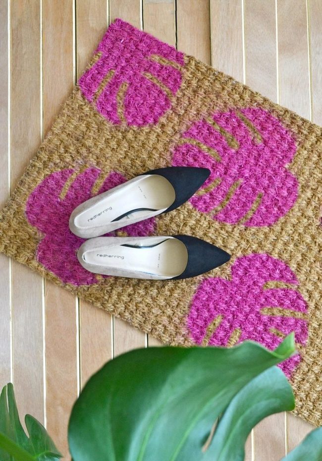 Pink Leaf Rug Sharp Contrast