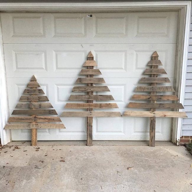 Tiered Pallet Display Arrangement