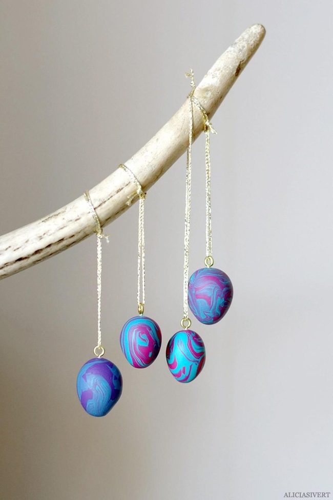 Golden Chains With Pastel Egg Ornaments