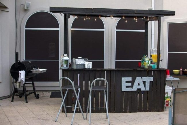 Backyard Pallet Bar Structure