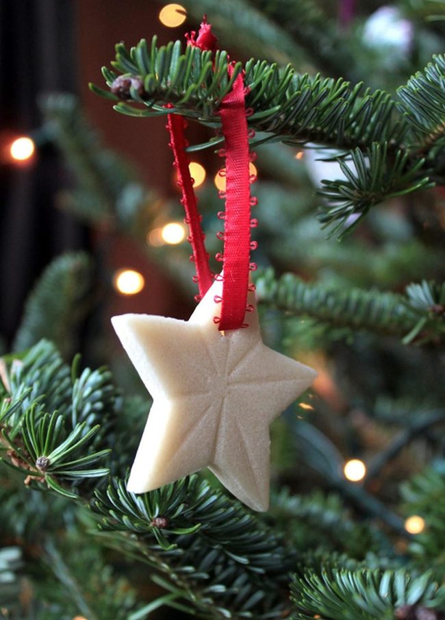 White Stars Red Ribbons Green Pine