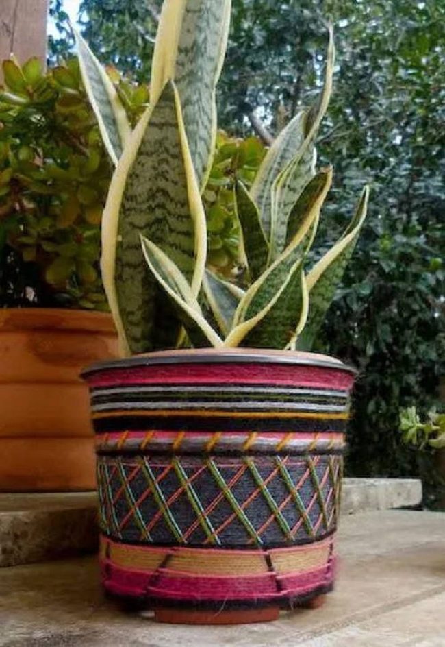 Yarn-Wrapped Garden Pots