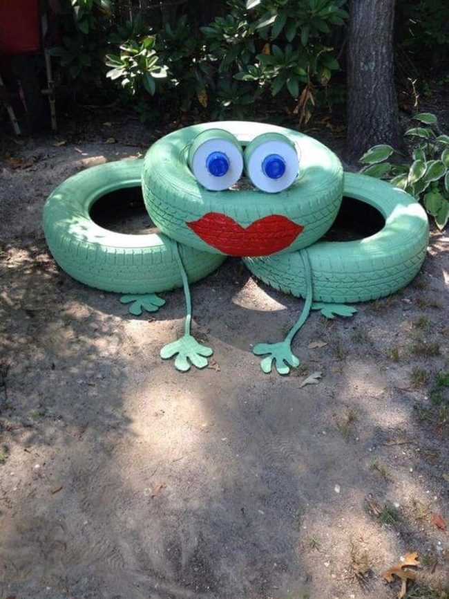 Green-Eyed Tire Frog Sculpture