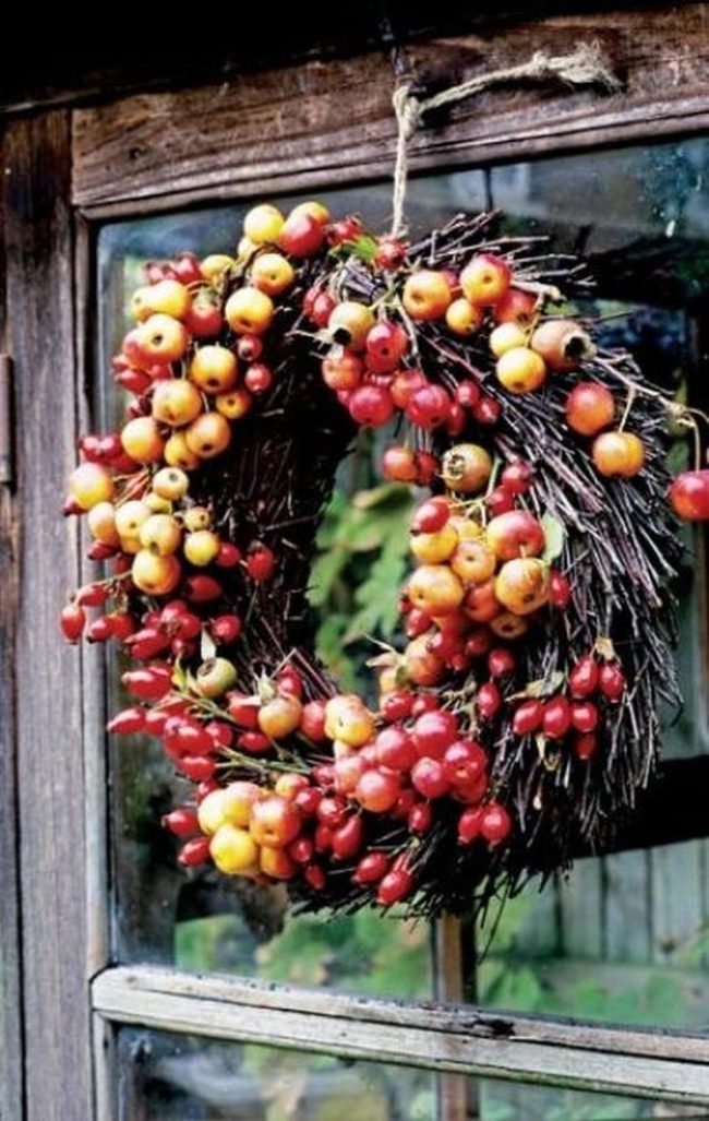 Red Berry Wreath Aged Wood