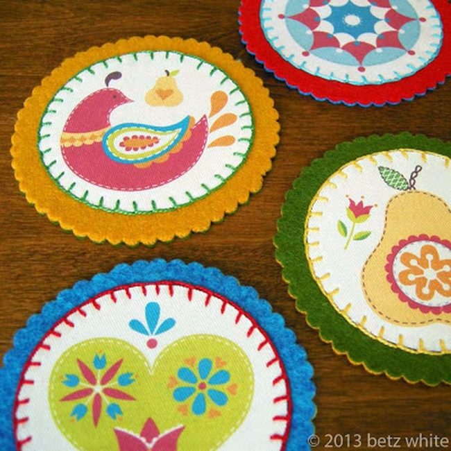 Hand-Stitched Felt Coasters With Scalloped Edges