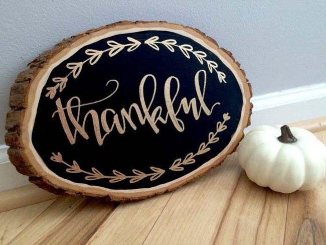Wood Slice Welcome With Gold Details