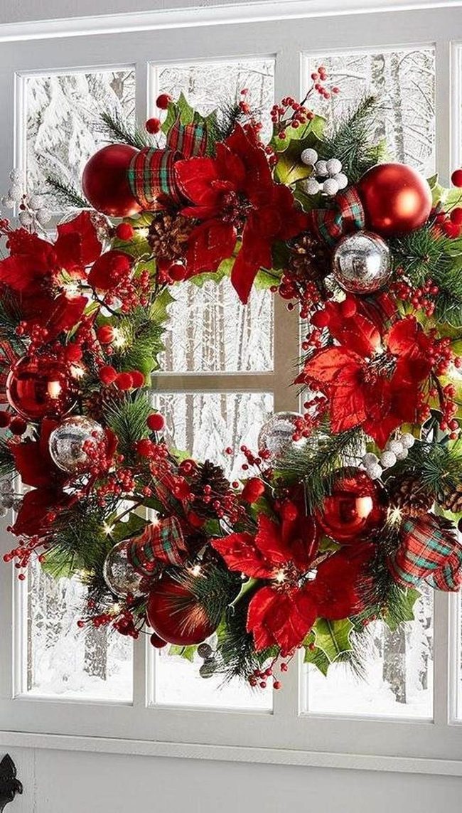 Poinsettia Red Meets Pinecone Natural