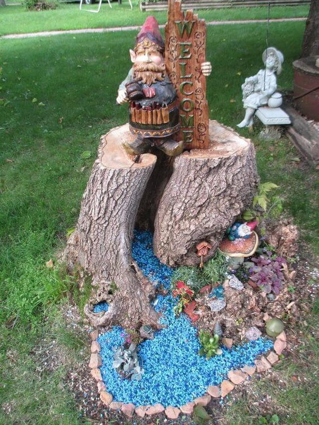 Gnome-Topped Wood Stumps Garden Border