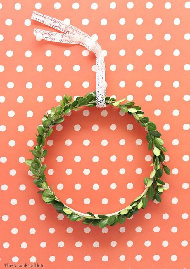 Green Leaf Wreath With White Lace