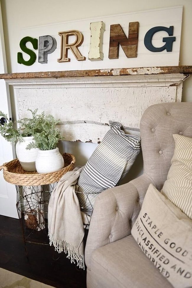 Spring Wooden Signs With Living Greenery