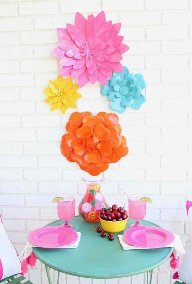 Mint Green Table With Pink Chargers