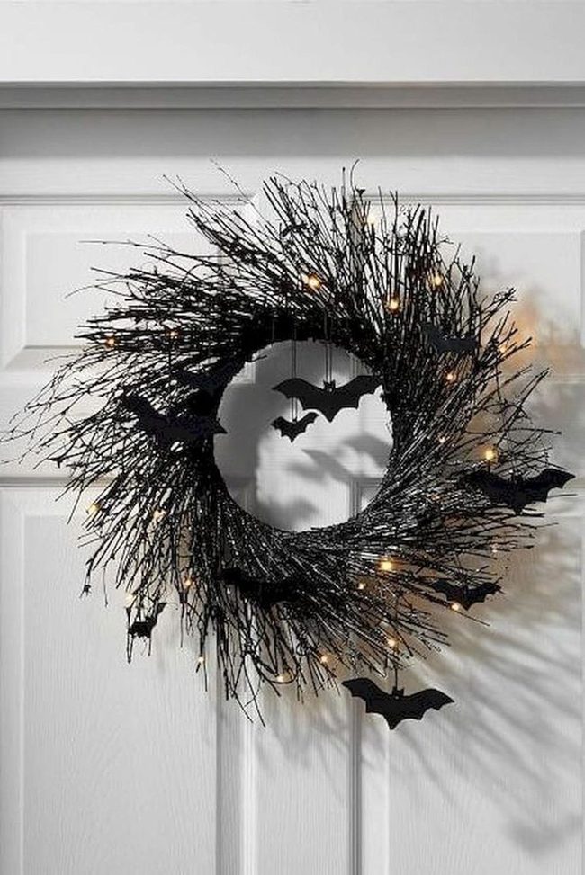 Black Twisted Branches Halloween Wreath