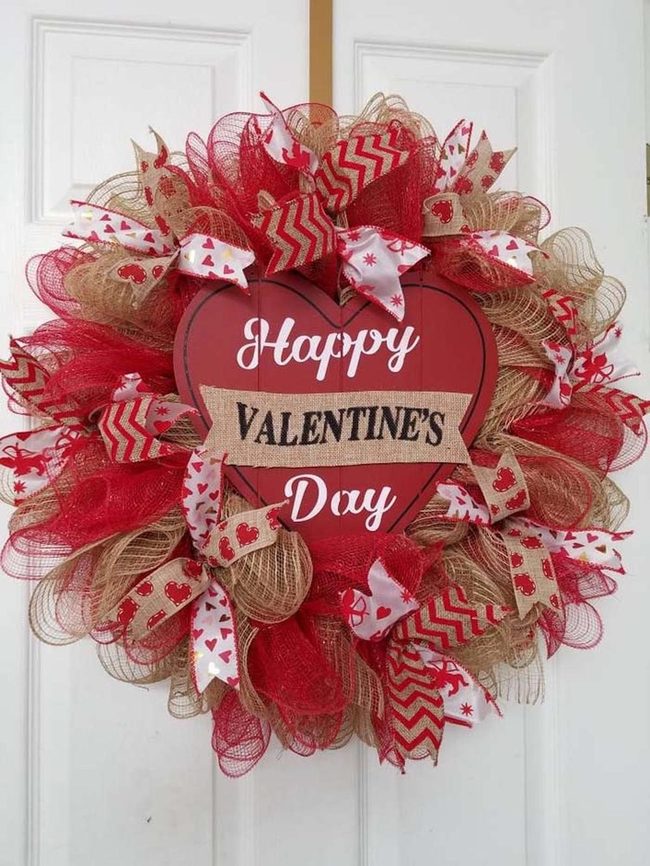 Burlap Wrapped Valentine Wreath