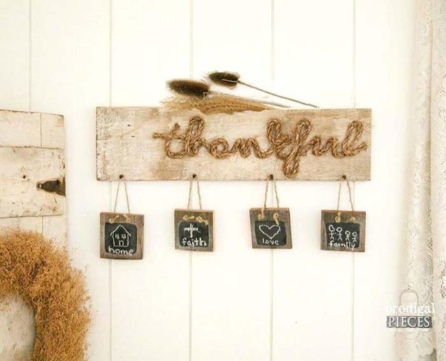 Wooden Wall Gratitude Centerpiece