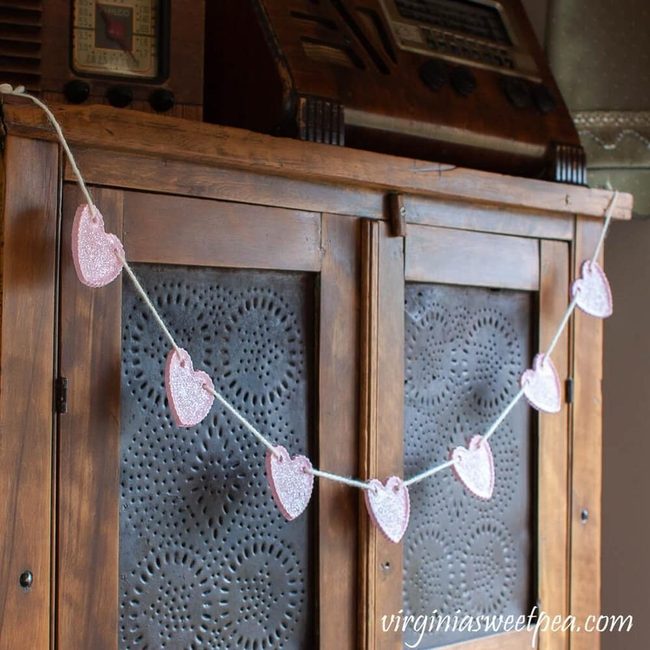 Glitter Hearts String Decor